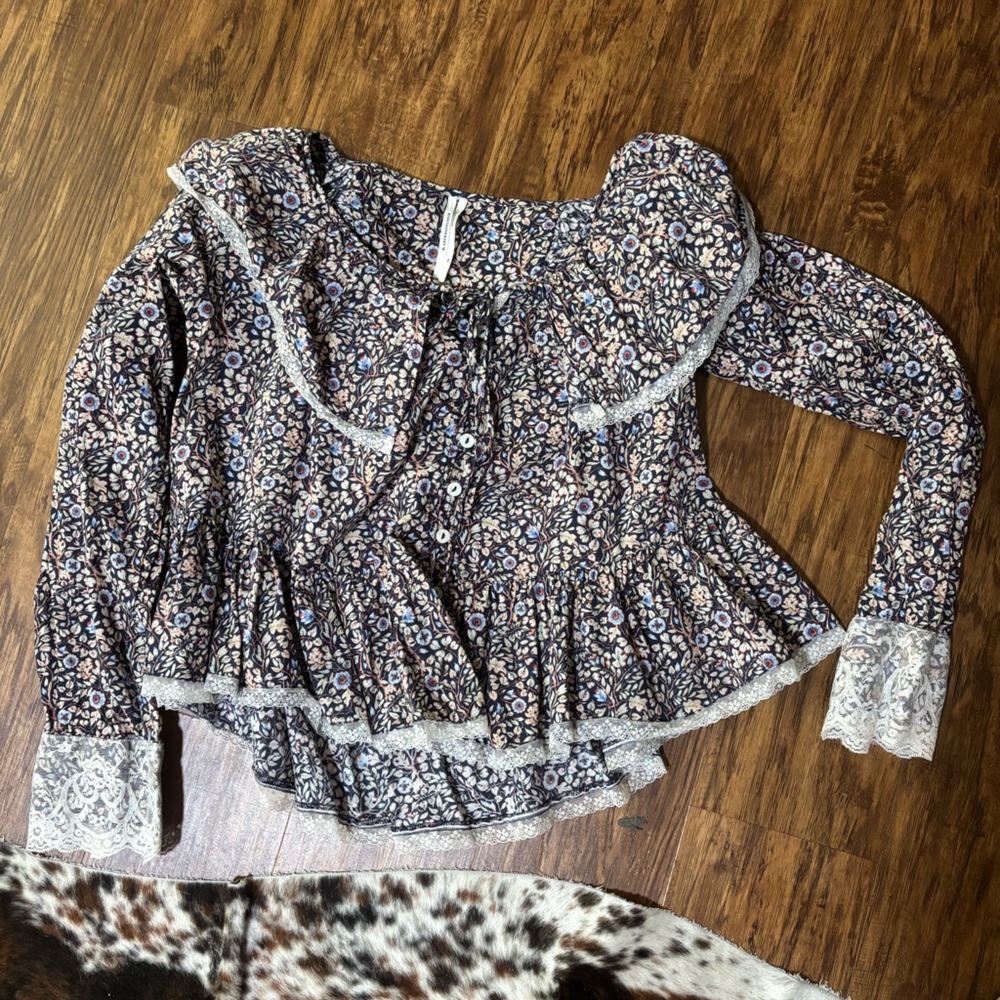 anthropologie floral and lace top/blouse size xs